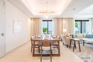 Seafront 4BR Apartment with Assistant Room in The Address Fujairah Residences Block B, Fujairah by Deluxe Holiday Homes - Fujaira - 2