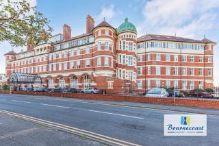 EAST WING BURLINGTON by BOURNECOAST - Lovely Apartment with Roof Terrace, Communal Gym and Sea Glimpses - FM977 - 7