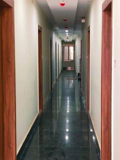 Hotel Shree Radha Krishna - Varanasi - 6