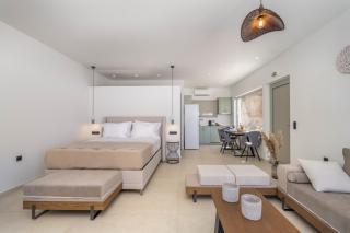 Mellamare Luxury Suites - Athani - 5