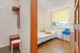 Wakacyjny Apartament z Parkingiem 500 m od Plaży by Noclegi Renters - 1