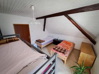 Hikers Hut Hišar - Podbrdo - 8
