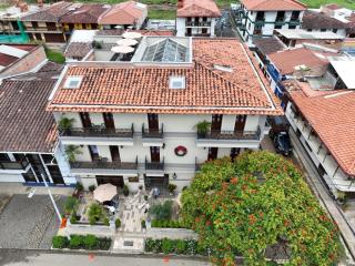 WR Boutique Hotel - 4