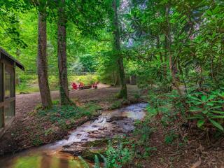 Babbling Brook - 10 Minutes Downtown Blue Ridge GA - Blue Ridge - 0