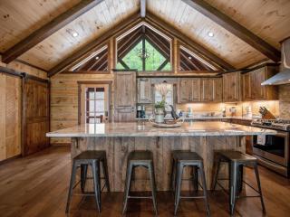 Aska Favor - Mountain Getaway Aska Adventure Area - Cherry Log - 1