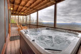 Amazing View - Hot Tub, Game Room, Fire Pit, and Stunning Mountain Views near Blue Ridge - Mineral Bluff, GA - Mineral Bluff - 9