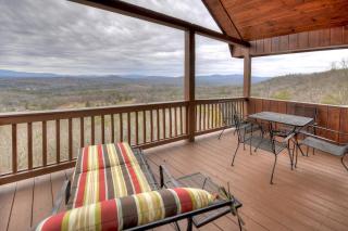 Amazing View - Hot Tub, Game Room, Fire Pit, and Stunning Mountain Views near Blue Ridge - Mineral Bluff, GA - Mineral Bluff - 5