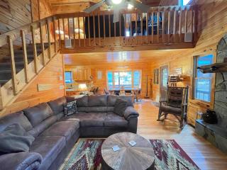 Bear Creek - Fightingtown Creek - Creek Views on Fightingtown Creek, Hot Tub, Game Room, Fireplaces - Epworth, GA - McCaysville - 4