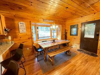 Bear Creek - Fightingtown Creek - Creek Views on Fightingtown Creek, Hot Tub, Game Room, Fireplaces - Epworth, GA - McCaysville - 2