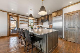 Blue Run Cabin - Luxury Retreat Blue Ridge Heights - Hot Tub, Movie Theater, Game Room, Fire Pit, Mountain Views - Blue Ridge, G - Blue Ridge - 1