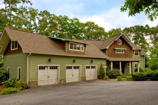 Blue Ridge Lake Retreat - Lakefront Luxury Home - Private Dock, Hot Tub, Sundeck, Private Boat Launch, Near Downtown - Blue Ridg - Blue Ridge - 4
