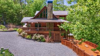 Bears Repeating - Pet Friendly, Blue Ridge GA Retreat - Mountain Views, Hot Tub, Firepit, Game Room, Outdoor Deck space, private - Blue Ridge - 8