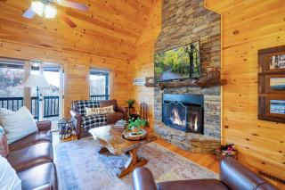 Bears Repeating - Pet Friendly, Blue Ridge GA Retreat - Mountain Views, Hot Tub, Firepit, Game Room, Outdoor Deck space, private - Blue Ridge - 4