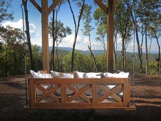 Eagle Ridge - Luxury Mountain View Home wFire Pit - Cherry Log - 0