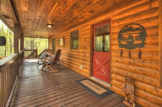 Feather Ridge - Dog-Friendly Mountain Cabin Rental Mountain Views, Hot Tub, Game Room, Outdoor Firepit, - Blue Ridge, GA - Blue Ridge - 6