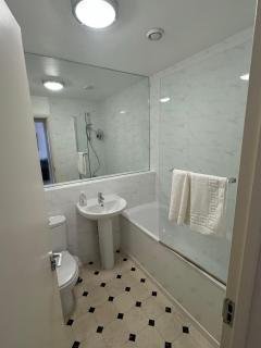 Super Central Cambridge Flat For Up To 4 People - 1