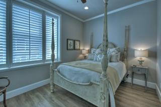 Main & Main - Downtown Blue Ridge, GA - Luxurious Downtown Retreat, Gas Log Fireplace, King Master Suite - Blue Ridge, GA - Blue Ridge - 1