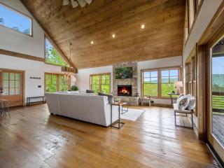 Dream Catcher - 270 Degree Mountain Views - 1