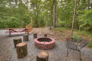 Falling Leaf - Mountain Views, Hot Tub, Game Room, Pet Friendly - Blue Ridge, GA - Blue Ridge - 7