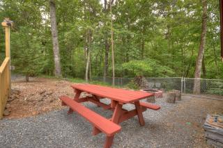 Falling Leaf - Mountain Views, Hot Tub, Game Room, Pet Friendly - Blue Ridge, GA - Blue Ridge - 6