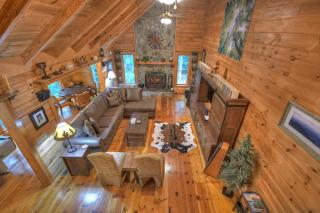 Falling Leaf - Mountain Views, Hot Tub, Game Room, Pet Friendly - Blue Ridge, GA - Blue Ridge - 2