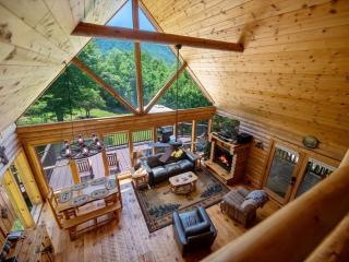Hillside Hideaway - Secluded Mountain Cabin Rental - Peaceful Forest Views, Hot Tub, Outdoor Fire Pit, Pet Friendly, Billiards T - Mineral Bluff - 6