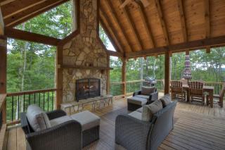 Deer Trails Cabin - Family-Friendly Rental in Aska Adventure Area - Mountain Views, Hot Tub, Game Room - Cherry Log - 9