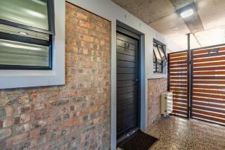 Chic Warehouse Style 1 bedroom, Blouberg Beachfront, 14 Manhattan - 4