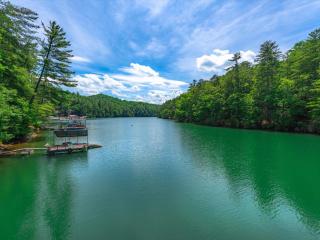 Misty Trail Lakehouse - Lake Blue Ridge Luxury Home - Private Dock Firepit - Morganton - 4