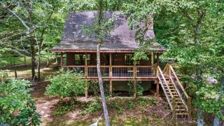 Sevens Secret - McCaysville GA on Toccoa River - On Toccoa River, Porch Swing, Firepit, Serene Surroundings, Air Hockey Table, H - Mineral Bluff - 4