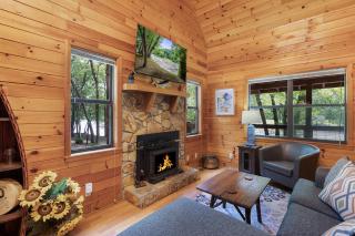 Sevens Secret - McCaysville GA on Toccoa River - On Toccoa River, Porch Swing, Firepit, Serene Surroundings, Air Hockey Table, H - Mineral Bluff - 1