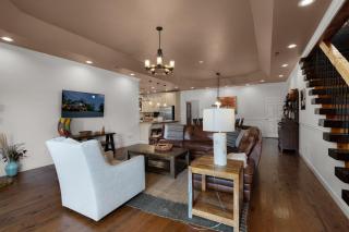 Moonlight Retreat - Private Pool Home with Game Room, Hot Tub, Fire Pit near Downtown Blue Ridge, GA - Blue Ridge - 3