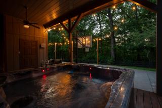 Moonlight Retreat - Private Pool Home with Game Room, Hot Tub, Fire Pit near Downtown Blue Ridge, GA - Blue Ridge - 7