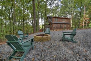 The Great Escape - Spacious Cabin - Mountain Views, Game Room, Hot Tub, Fire Pit - Morganton, GA - Morganton - 8