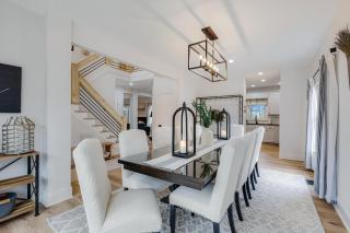 Scenic Ridge - Minutes to Downtown Blue Ridge - Pet Friendly, Hot Tub, Modern Amenities, Ping Pong Table, Fire Pit, Fenced In Ya - 0