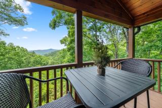 Stargazer - Secluded North GA Mountain Retreat - Incredible Views, Hot Tub, Cozy Fireplace, Porch Swing, Billiards Table - Miner - Mineral Bluff - 0