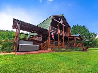 Take Me to the River - Toccoa River - Riverfront On Toccoa River, Easy Fishing Access, Hot Tub, Hammock, Fire Pit, Large Front Y - Mineral Bluff - 8