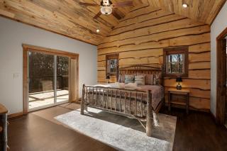 The Peaceful Meadow Cabin - Nature Views, Hot Tub, Fire Pit, Gas Fire Table, Cornhole, Privacy - Morganton, GA - Mashburn Mill - 7
