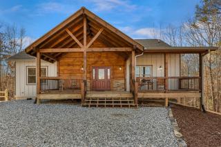 The Peaceful Meadow Cabin - Nature Views, Hot Tub, Fire Pit, Gas Fire Table, Cornhole, Privacy - Morganton, GA - Mashburn Mill - 6