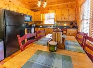 Wine Down - Blue Ridge GA - Pet Friendly - Cozy Cabin, Spacious Skies, Great Privacy, Hot Tub - Cherry Log, GA - Blue Ridge - 4