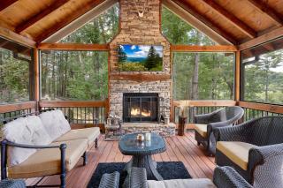 Tysons Peak - Pet Friendly Aska Adventure Cabin - Mountain Views, Hot Tub, Arcade, Bumper Pool Table, Wet Bar, Egg Style Grill, - Blue Ridge - 0