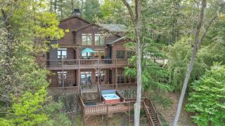 When in Rome - Luxury Lakeside Blue Ridge Cabin - Spacious Lakeside Luxury, Hot Tub, Game Room, Lake Dock, Steps To Lake Blue Ri - Blue Ridge - 9