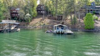 When in Rome - Luxury Lakeside Blue Ridge Cabin - Spacious Lakeside Luxury, Hot Tub, Game Room, Lake Dock, Steps To Lake Blue Ri - Blue Ridge - 2
