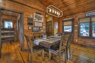 Traveller - Cabin with Hot Tub and Mountain Views - Hot Tub, Mountain Views, Ping Pong Table, Modern Amenities - Cherry Log, GA - 2