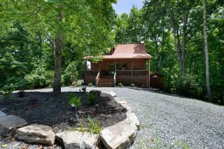 Wise Mountain Hideaway - Pet Friendly Cabin - Morganton - 7