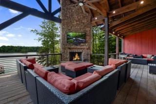 Nottely Island Retreat - Luxury Retreat - Lake Views, Outdoor Kitchen, Firepit, Hot Tub, Game Room, Boat Ramp and Private Dock - - Mashburn Mill - 7