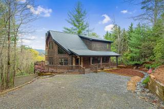 Golden Getaway - Mountain Views, Hot Tub, Outdoor Fire Pit, Cozy Accommodations - Mineral Bluff, GA - Mineral Bluff - 6