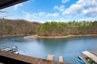 Around the Bend - Lake Blue Ridge - Secluded Setting, Private Dock, Game Room, Fire Pit & Stunning Views on Lake Blue Ridge - 6