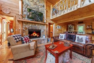 The Loose Caboose - Blairsville GA - Lake Views, Cozy Fireplace, Screened Porch, Free Firewood, Corn Hole Boards, Tire Swing, Ha - Mashburn Mill - 6