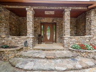 Medley Sunset Cove - Lake Blue Ridge Cabin Rental minutes to Downtown - Blue Ridge, GA - Morganton - 1